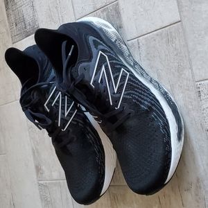 Mens New Balance Fresh Foam 1080 Black White Sneaker Size 10.5